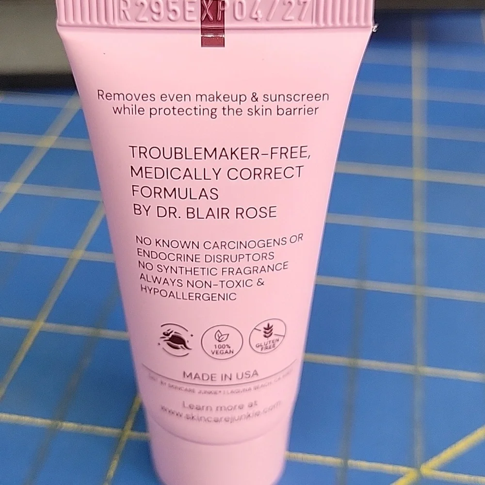 Skincare Junkie Gentle Jelly Facial Cleanser 15ml New Sealed Tube